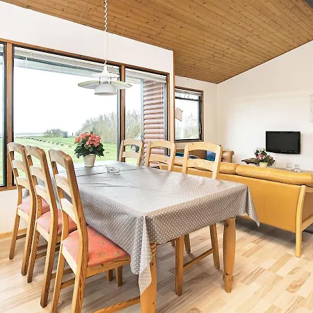 Three-bedroom Holiday In Follenslev 2